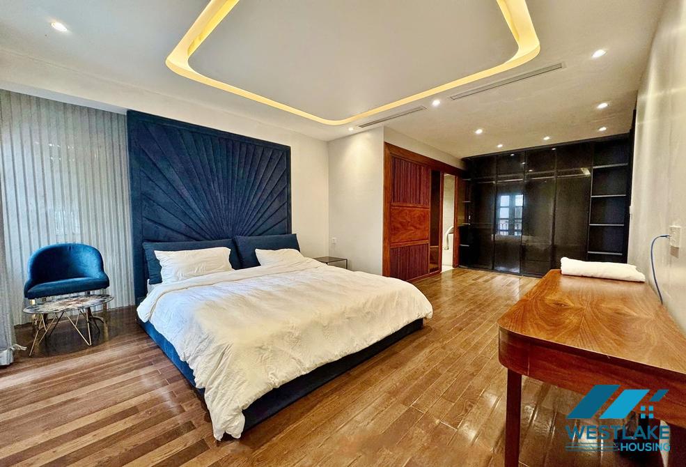 Garden 4 bedrooms house for rent in Tay Ho, Ha Noi