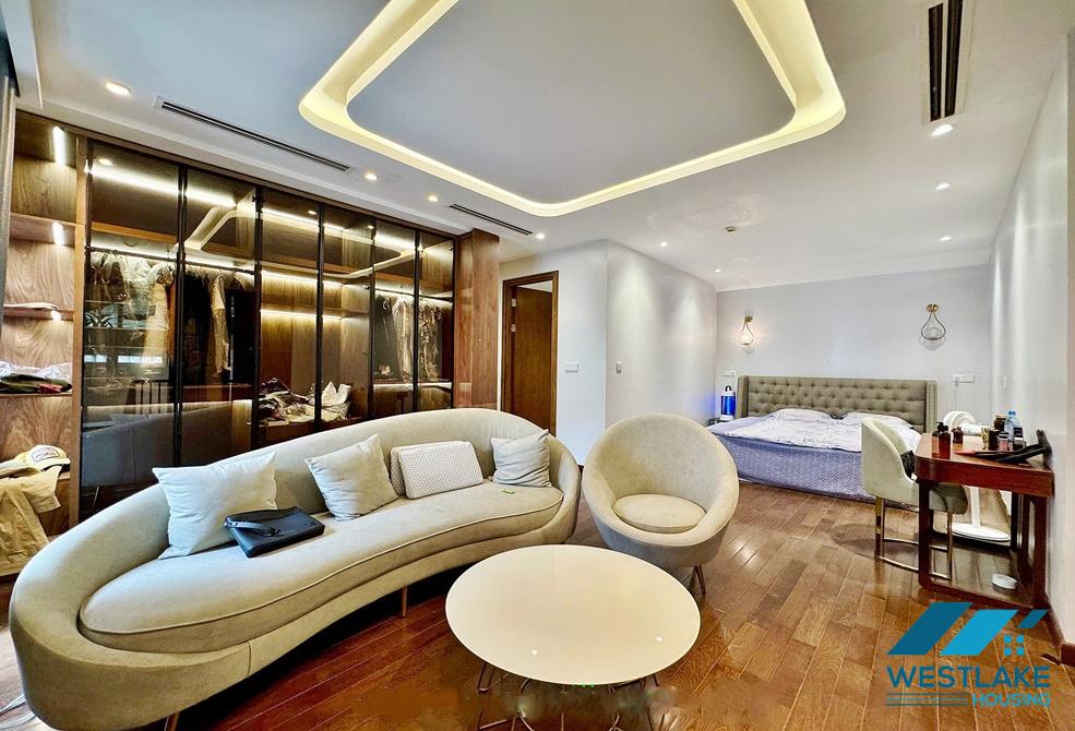 Garden 4 bedrooms house for rent in Tay Ho, Ha Noi