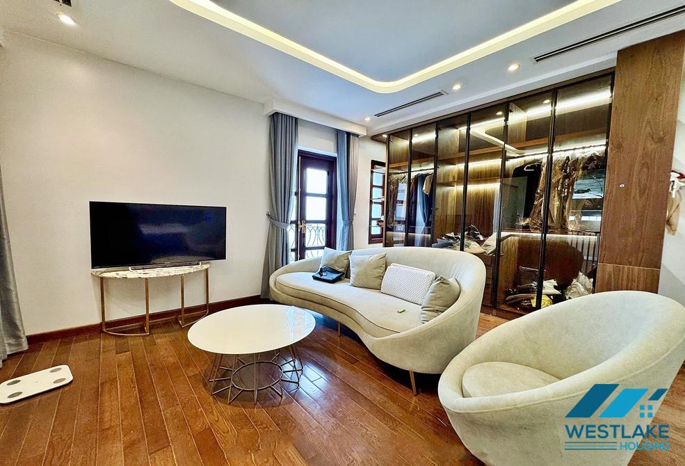 Garden 4 bedrooms house for rent in Tay Ho, Ha Noi