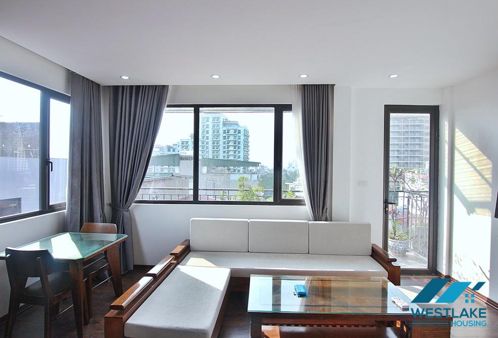 Lake view one bedroom apartment for rent in Xuan Dieu, Tay Ho
