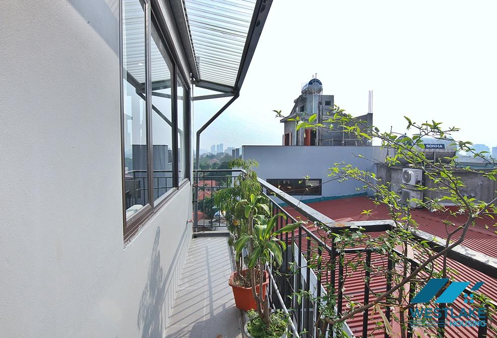 Lake view one bedroom apartment for rent in Xuan Dieu, Tay Ho