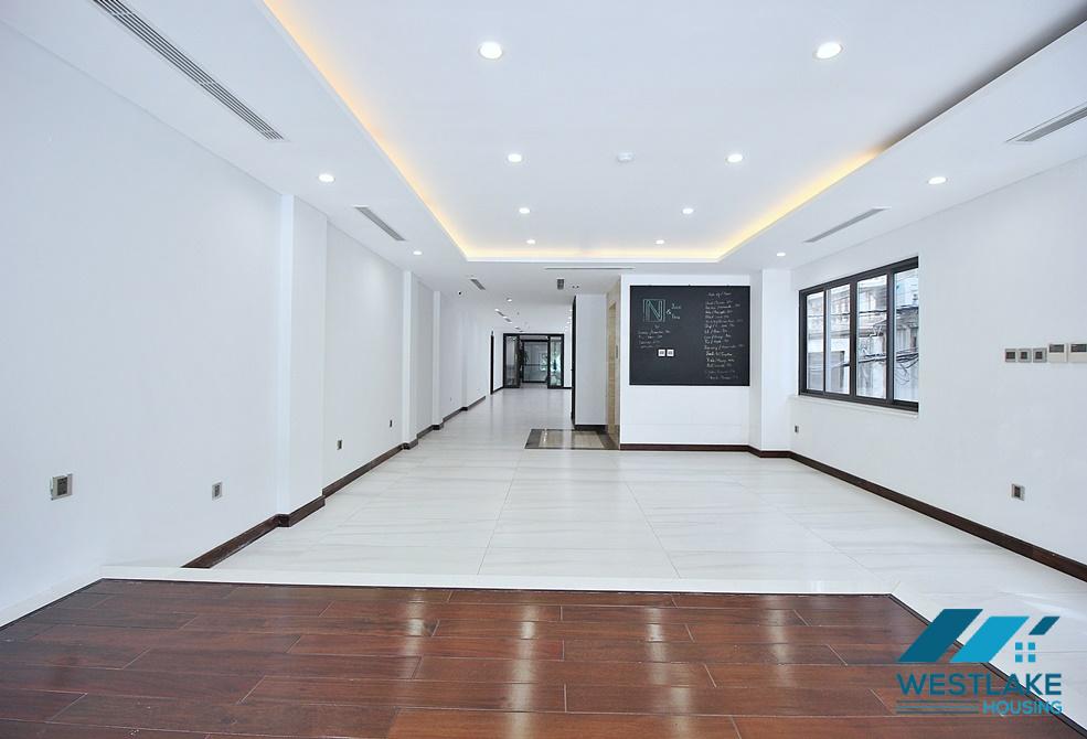 Cho Thuê Văn Phòng Mới Rộng Rãi View Hồ Tại  Phố Từ Hoa Tây Hồ, Hà Nội