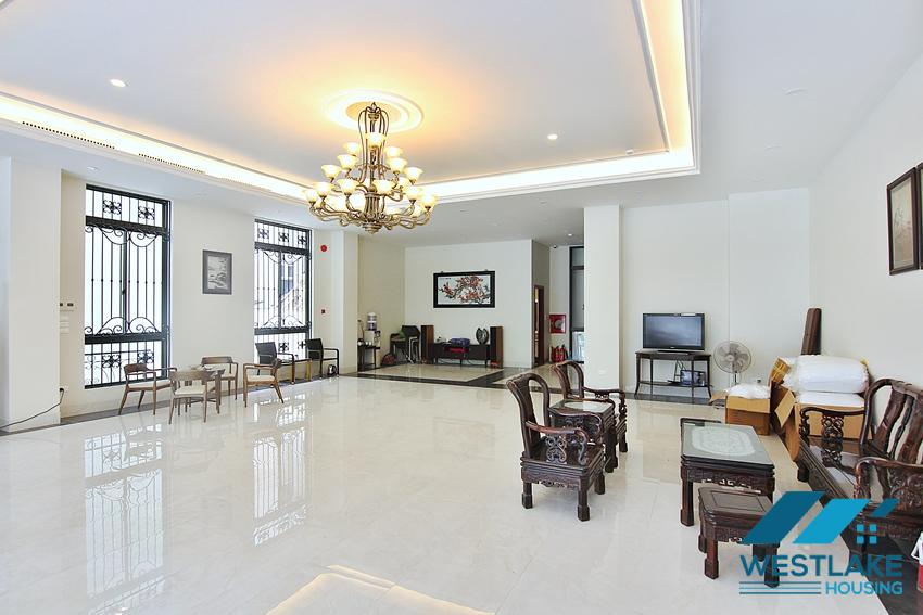 Cho Thuê Văn Phòng, Quán Cafe, Rông Thoáng View Hồ Tại Vũ Miên Tây Hồ, Hà Nội