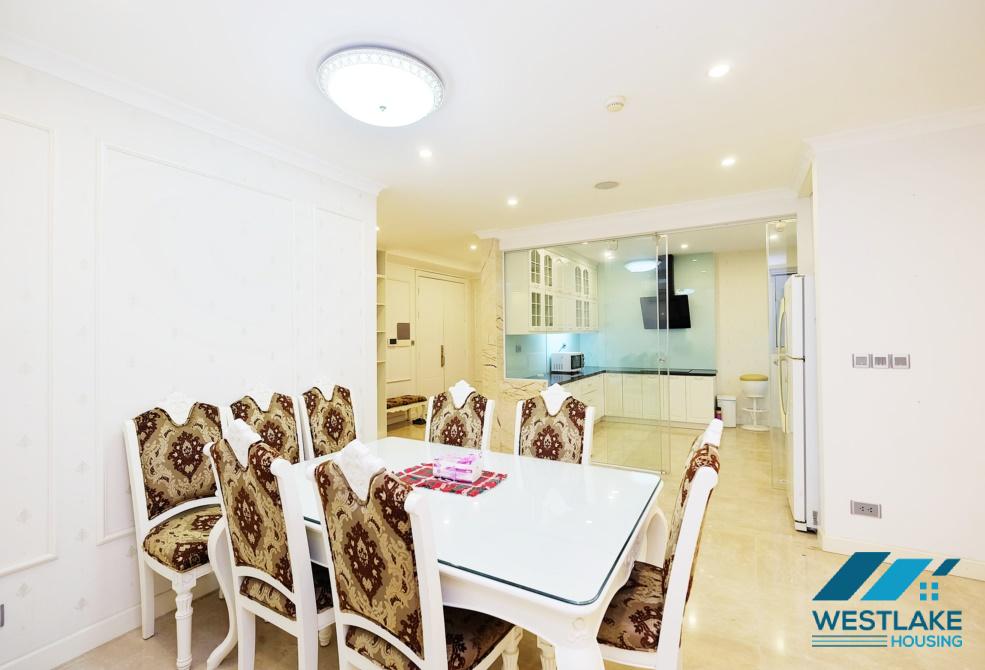Cho thuê căn hộ 3 phòng ngủ 154m2 sang trọng tại Ciputra, Hà Nội