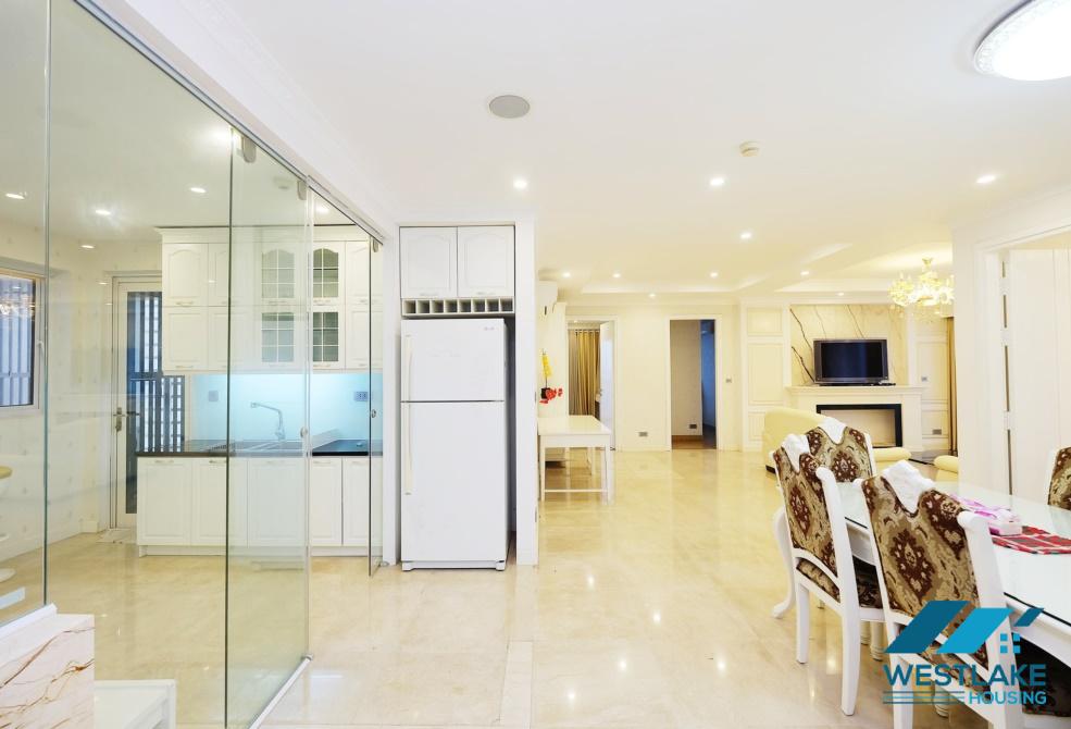 Cho thuê căn hộ 3 phòng ngủ 154m2 sang trọng tại Ciputra, Hà Nội