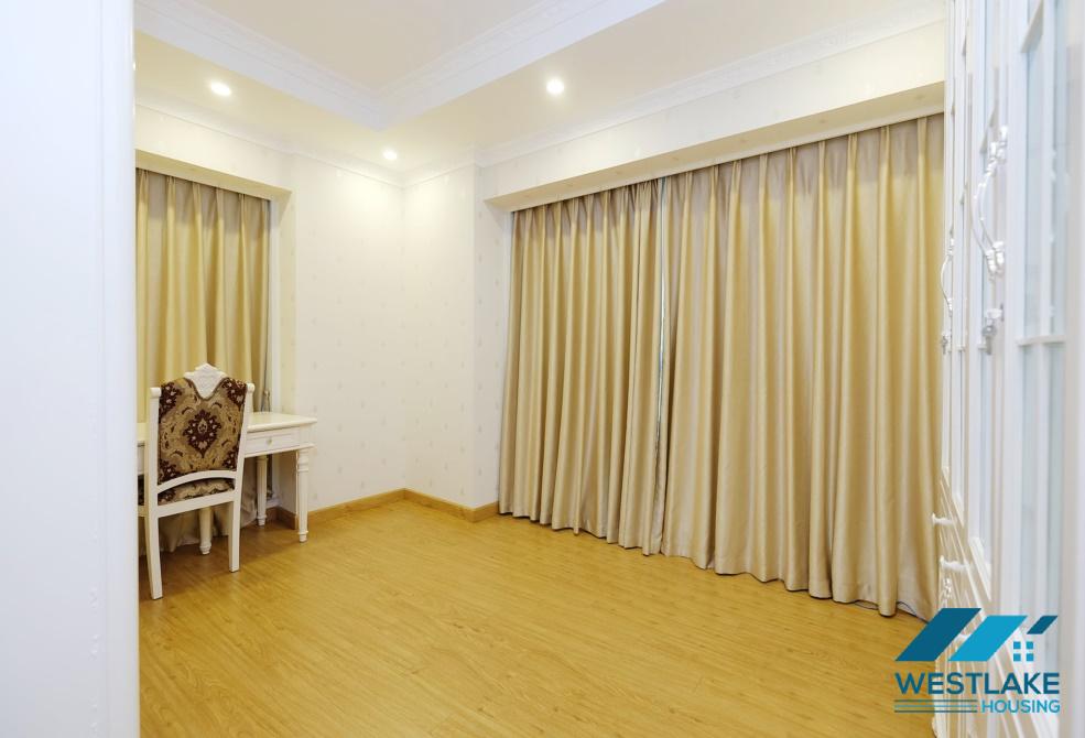 Cho thuê căn hộ 3 phòng ngủ 154m2 sang trọng tại Ciputra, Hà Nội