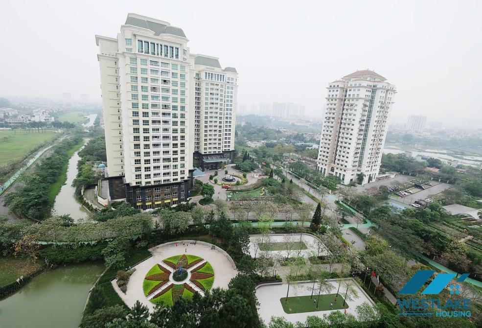 Cho thuê căn hộ 3 phòng ngủ 154m2 sang trọng tại Ciputra, Hà Nội