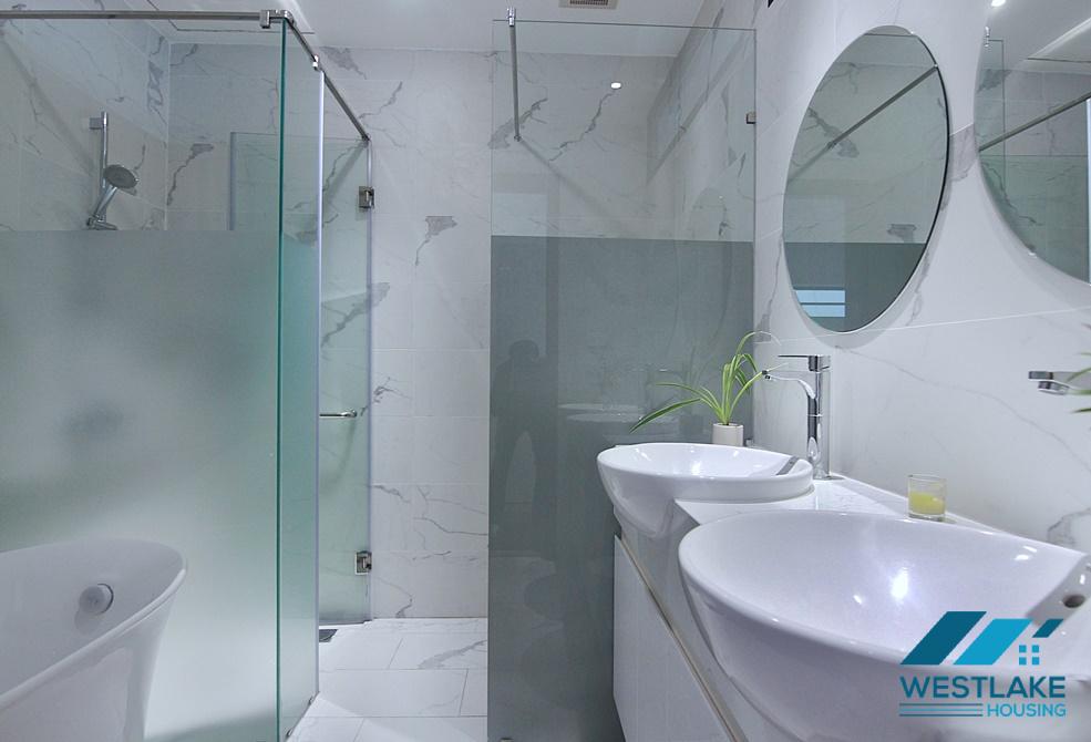 02-bedroom apartment on the top floor with breathtaking lake view on Tu Hoa street, Tay Ho, Ha Noi