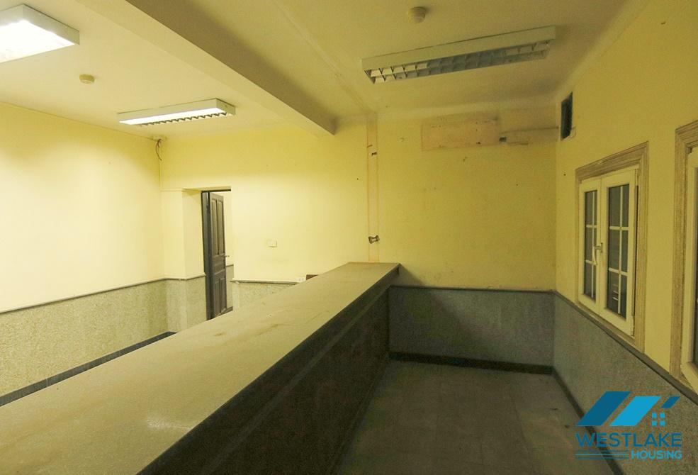 Biệt thự lớn cho thuê làm văn phòng tại trung tâm Hà Nội