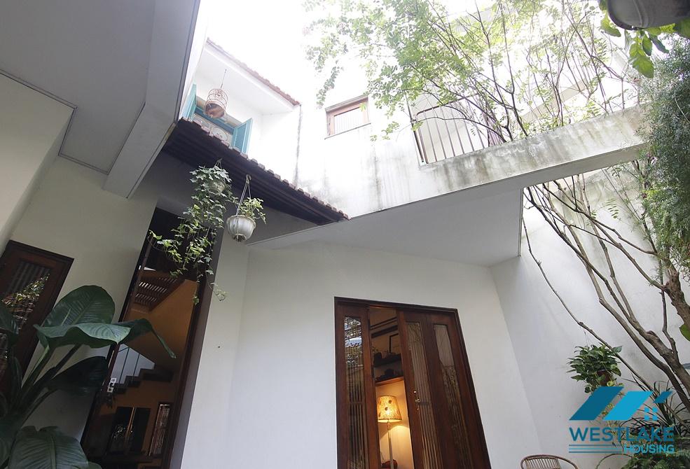 Cho thuê nhà đẹp, phong cách độc đáo tại phố Vĩnh Tuy
