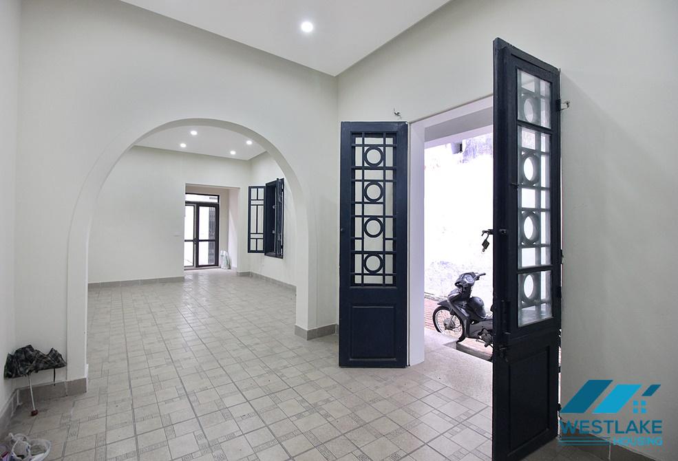 Biệt thự cho thuê tại Hoàn Kiếm thích hợp để ở, kinh doanh hoặc làm văn phòng