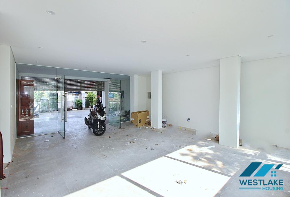 Lake view and bright office for rent in Tay Ho, Ha Noi
