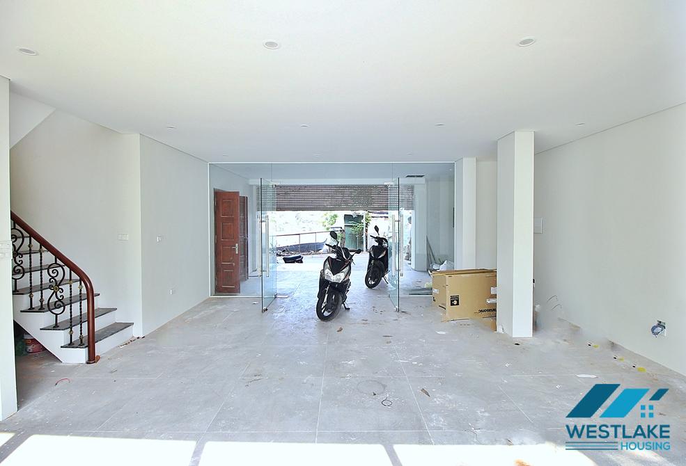 Lake view and bright office for rent in Tay Ho, Ha Noi