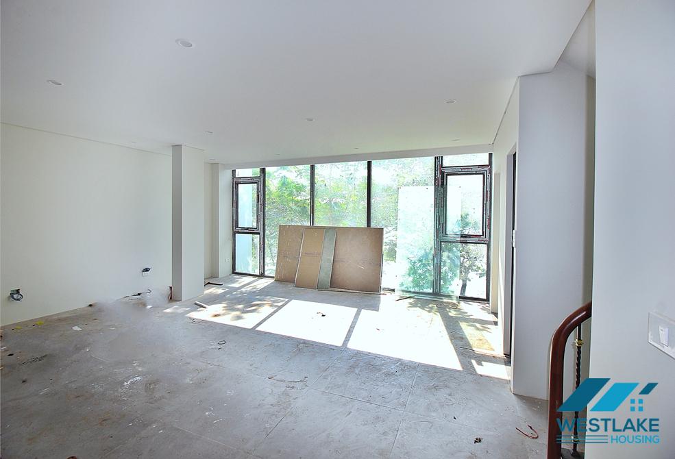 Lake view and bright office for rent in Tay Ho, Ha Noi