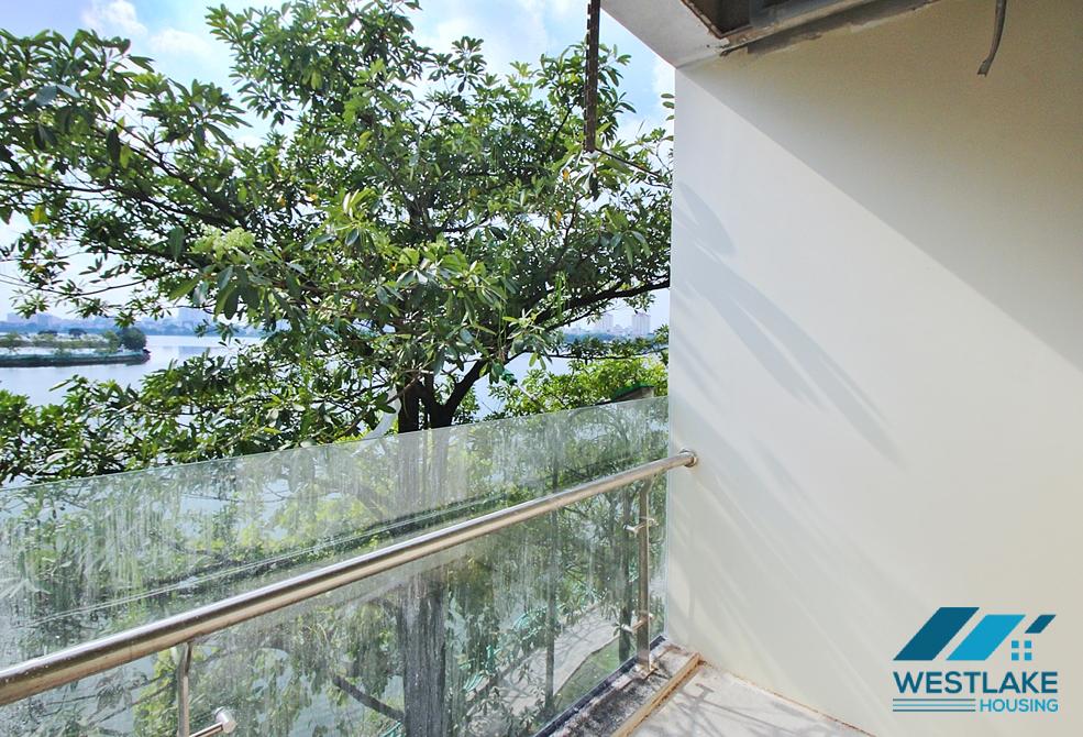 Lake view and bright office for rent in Tay Ho, Ha Noi