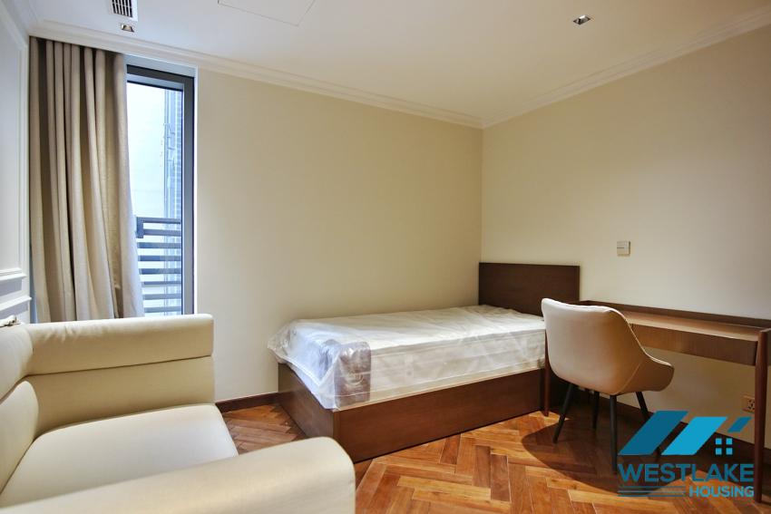  President Suite PENT-HOUSE with grand living room/ reception area. Central location+full services