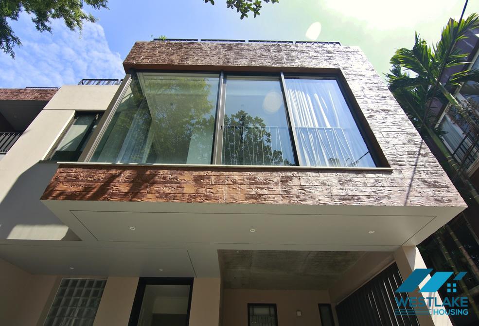 Nhà 4 phòng ngủ hiện đại cho thuê tại quận Long Biên gần trường quốc tế Pháp
