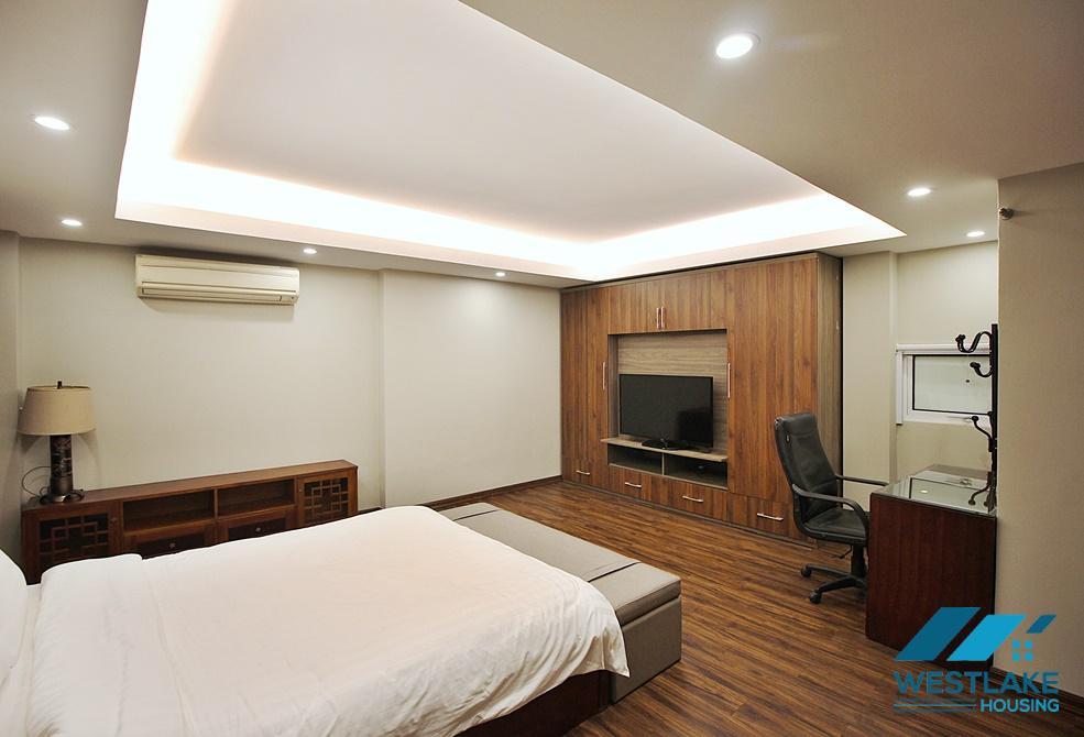 Spacious 1 bedroom apartment in Tay ho area for rent