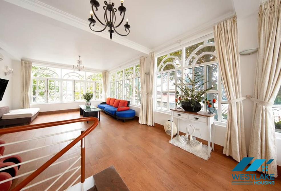 Biệt thự sân vườn cho thuê tại Long Biên