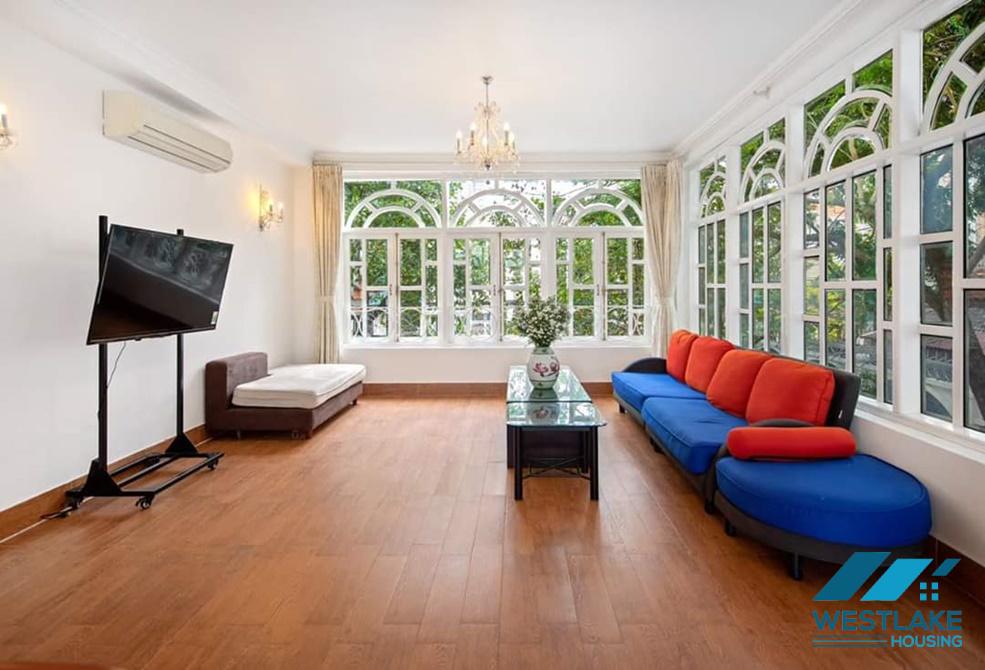 Biệt thự sân vườn cho thuê tại Long Biên