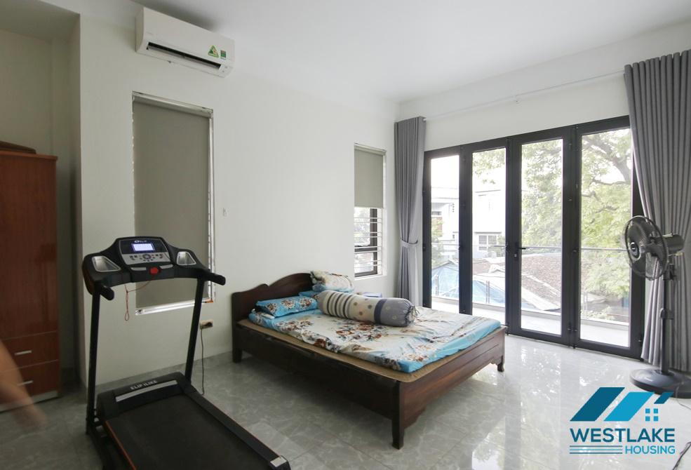 Cho thuê nhà 3 phòng ngủ tại Ngọc Thụy gần trường quốc tế Pháp.