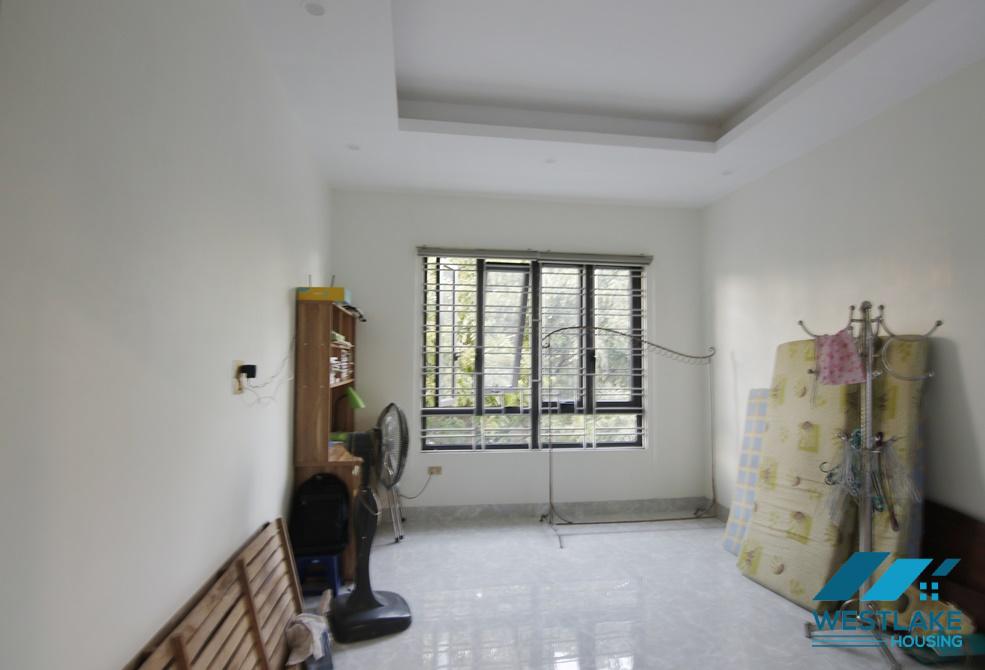 Cho thuê nhà 3 phòng ngủ tại Ngọc Thụy gần trường quốc tế Pháp.
