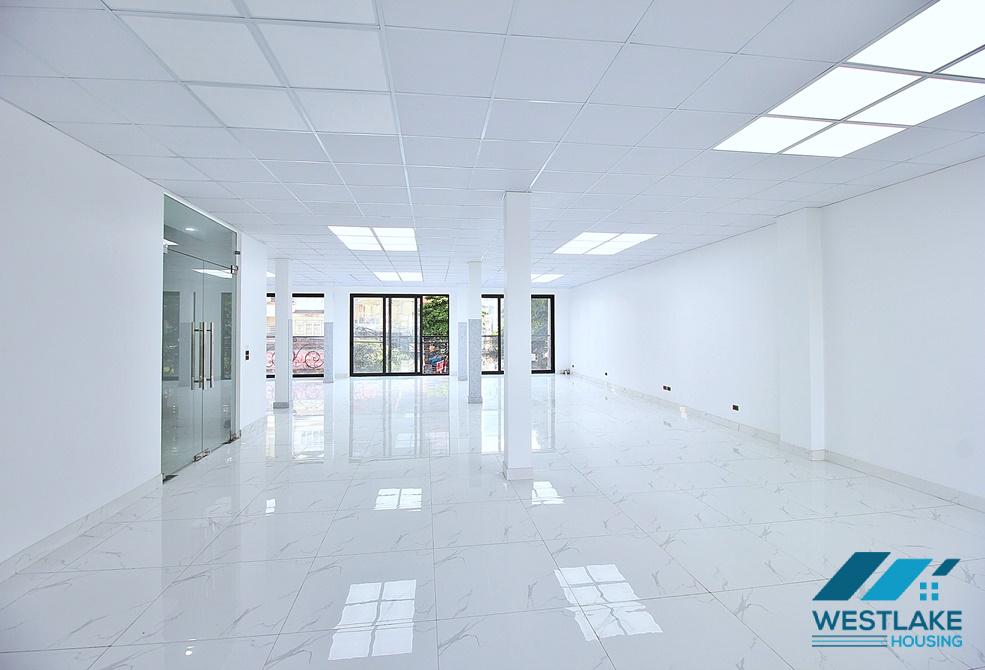 Văn Phòng Mới, Thoáng Sáng  Và Rộng Rãi Cho Thuê Tại Tây Hồ, Hà Nội