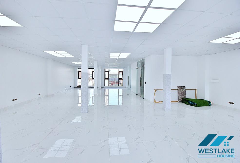 Văn Phòng Mới, Thoáng Sáng  Và Rộng Rãi Cho Thuê Tại Tây Hồ, Hà Nội
