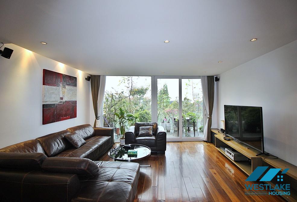 Spacious one bedroom apartment for rent on Tay Ho street