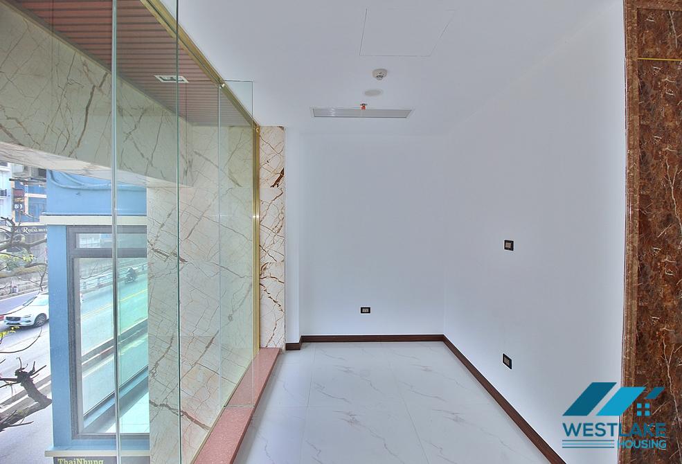 Spacious and new office for rent in Tay Ho, Ha Noi