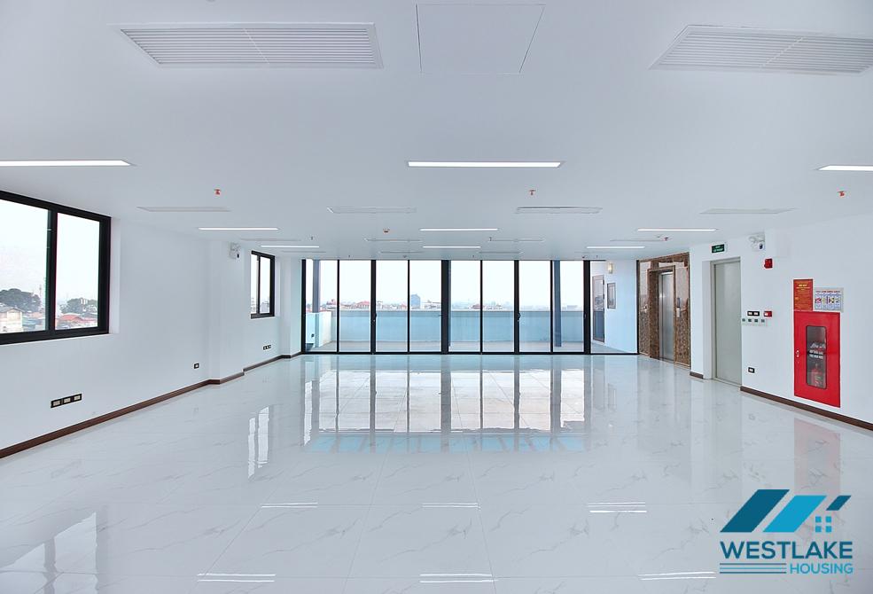 Brand new and spacious an office for rent in Tay Ho, Ha Noi