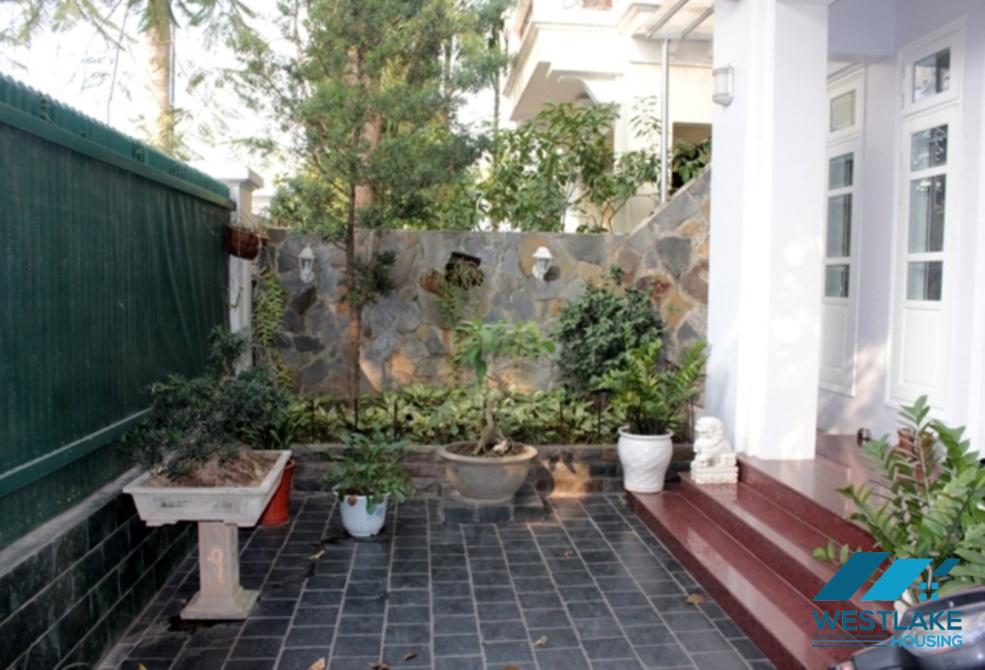 Nhà đẹp, sáng sủa cho thuê tại Ciputra, Tây Hồ, Hà Nội