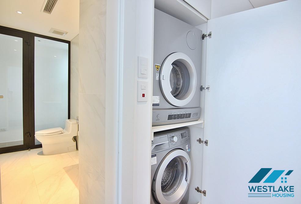 Morden lake view 2 bedrooms for rent in main street To Ngoc Van