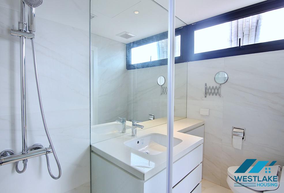 Morden lake view 2 bedrooms for rent in main street To Ngoc Van