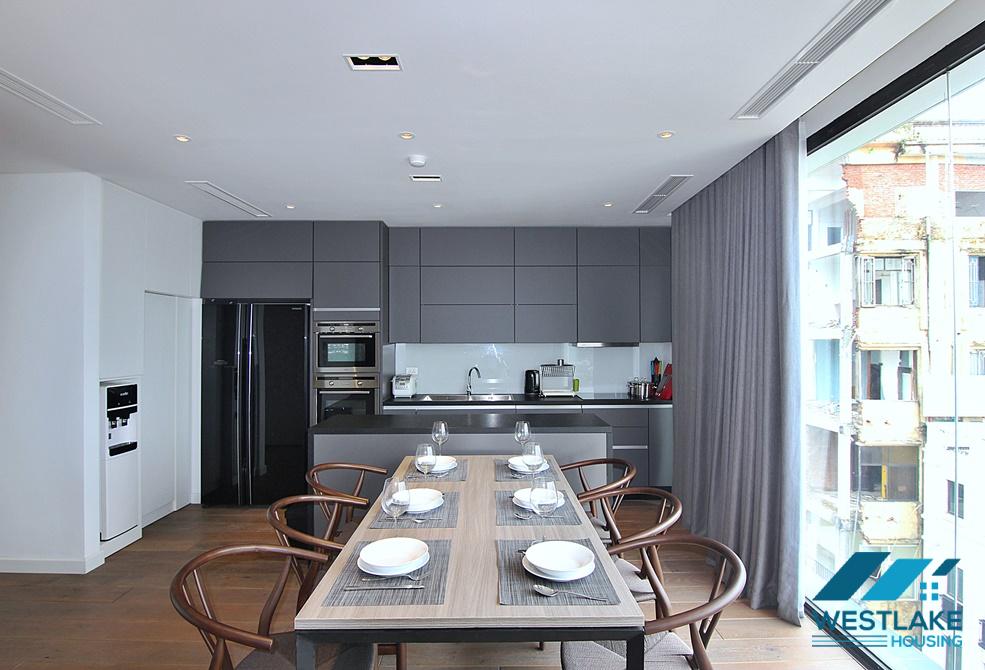 Morden lake view 2 bedrooms for rent in main street To Ngoc Van