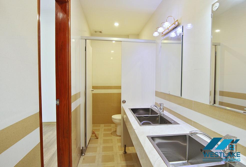 Cho Thuê Văn Phòng Hoặc Cửa Hàng Tại Phố Tô Ngọc Vân, Tây Hồ