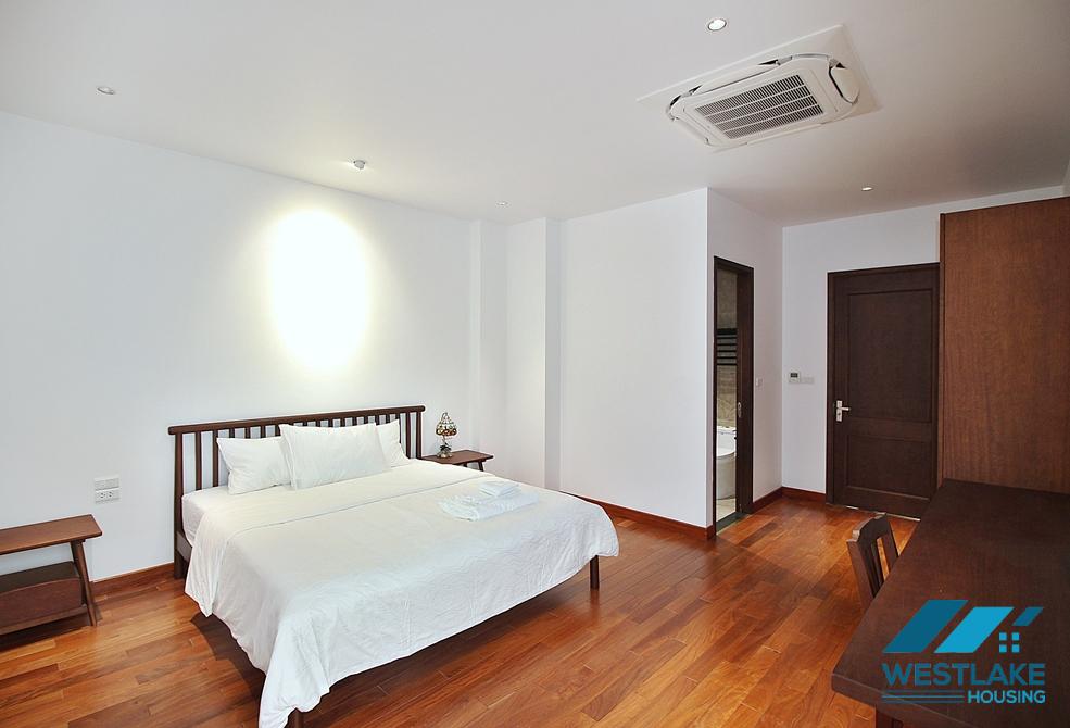 Lake view, new three bedrooms apartment for lease in Tu Hoa st, Tay Ho