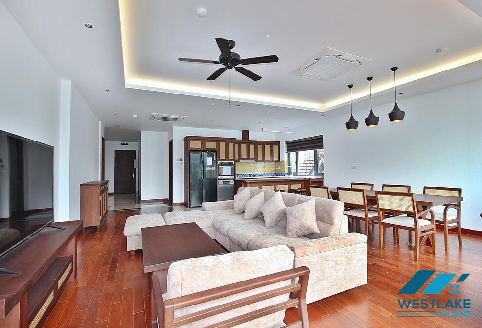 Lake view, new three bedrooms apartment for lease in Tu Hoa st, Tay Ho