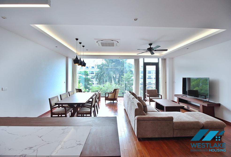 Lake view, new three bedrooms apartment for lease in Tu Hoa st, Tay Ho