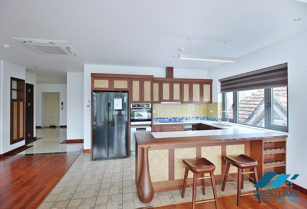 Lake view, new three bedrooms apartment for lease in Tu Hoa st, Tay Ho