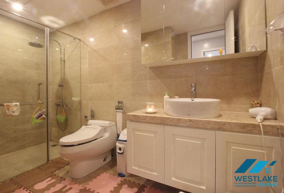 Căn hộ rộng rãi và sáng sủa tại khu vực Ciputra, Tây Hồ