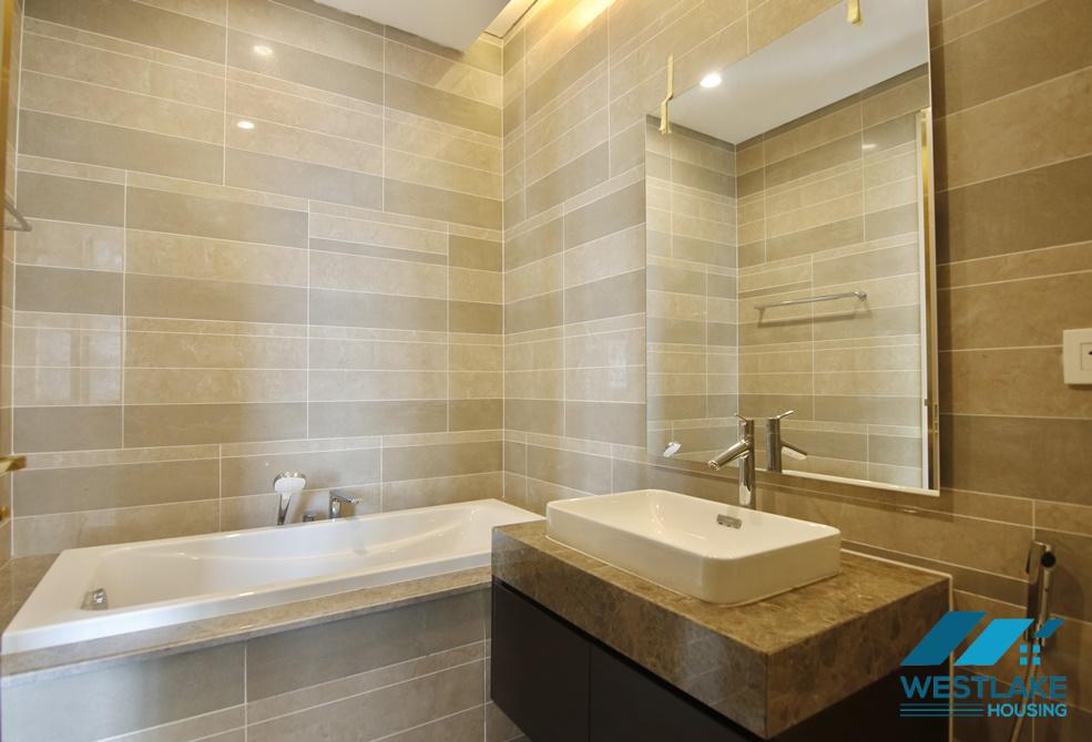 Căn hộ 3 phòng ngủ diện tích lớn toàn bộ view Hồ Tây cho thuê tại Sun Grand City 69B Thụy Khuê