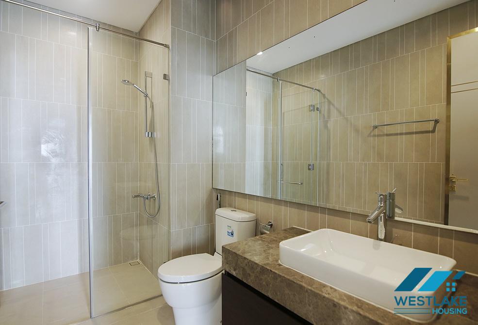 Căn hộ 3 phòng ngủ diện tích lớn toàn bộ view Hồ Tây cho thuê tại Sun Grand City 69B Thụy Khuê