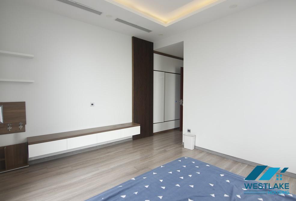 Cho thuê căn hộ 3 phòng ngủ hiện đại tại Sun Plaza, Thụy Khuê, Ba Đình