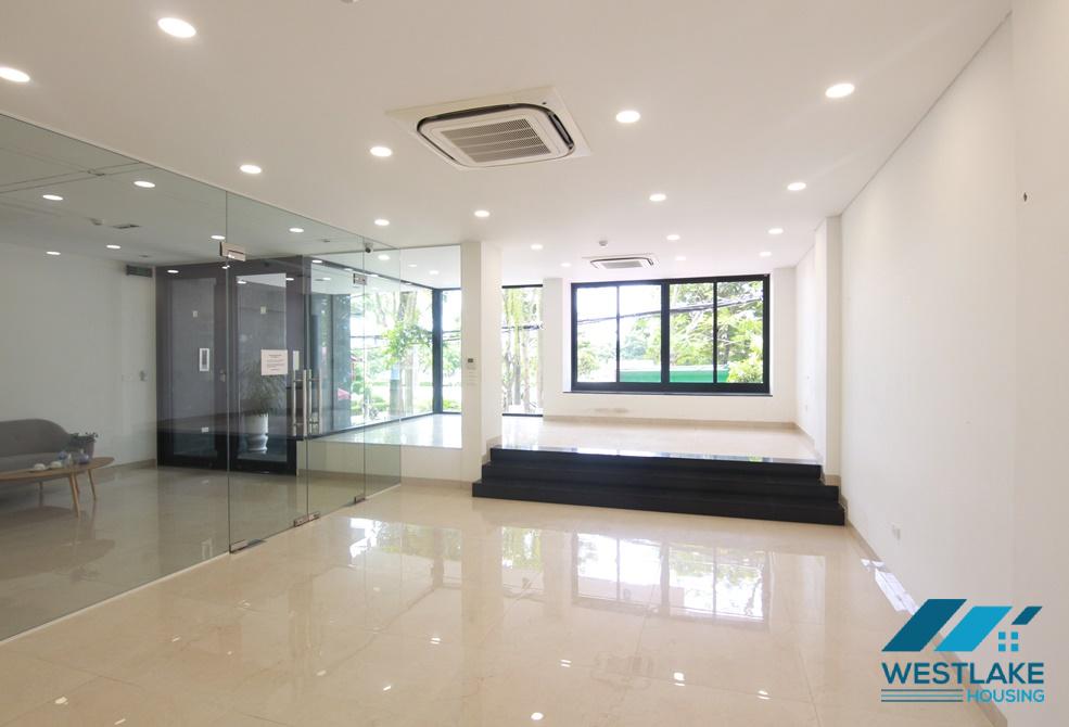 Văn Phòng Đẹp Cho Thuê Tại Phố Trịnh Công Sơn, Tây Hồ