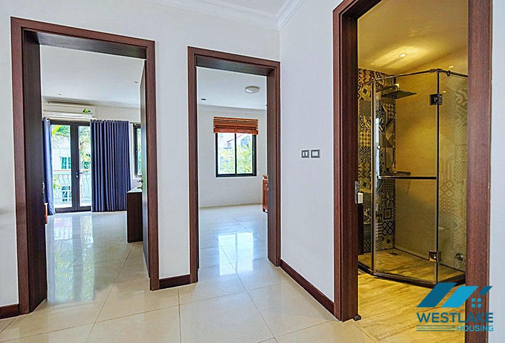 Ngôi nhà 4 phòng ngủ hiện đại và được cải tạo tốt ở khu T yên tĩnh Ciputra
