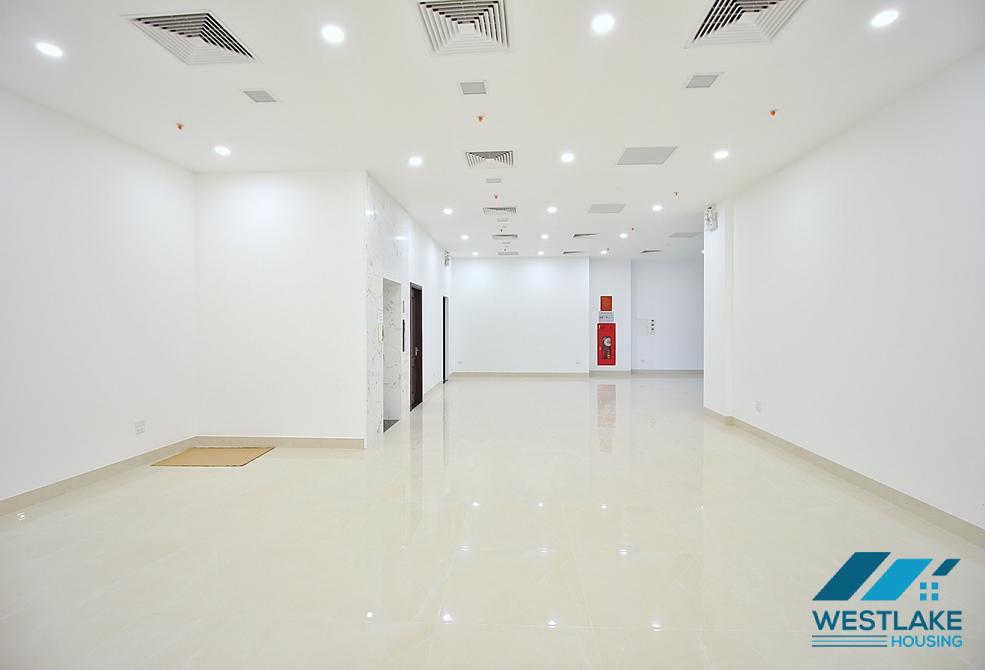 Cho Thuê Văn Phòng Mới Và Rộng Rãi Tại Phố Từ Hoa, Tây Hồ