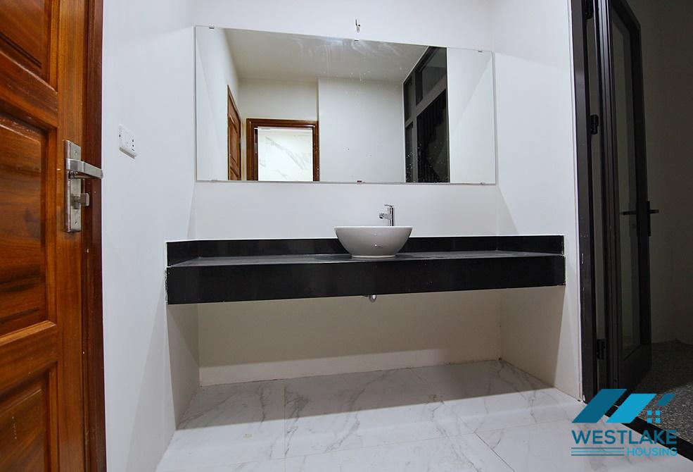 Cho Thuê Không Gian Thương Mại Rộng Rãi Trên Phố Âu Cơ, Tây Hồ