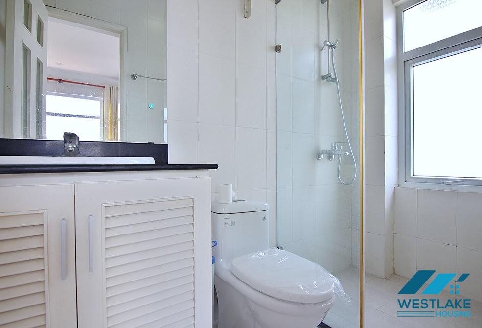 Cho Thuê Biệt Thự 4 Phòng Ngủ, Có Sân Vườn Và Hồ Bơi Rộng Nằm Trong Khu Phố Yên Tĩnh Tại Tây Hồ, Hà Nội