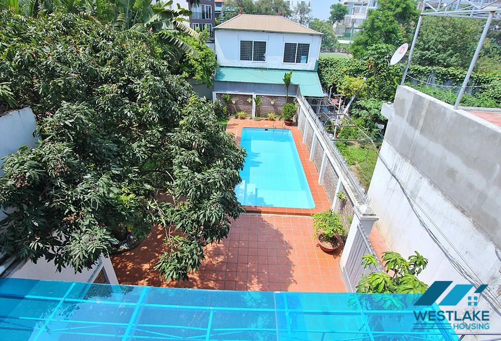 Cho Thuê Biệt Thự 4 Phòng Ngủ, Có Sân Vườn Và Hồ Bơi Rộng Nằm Trong Khu Phố Yên Tĩnh Tại Tây Hồ, Hà Nội